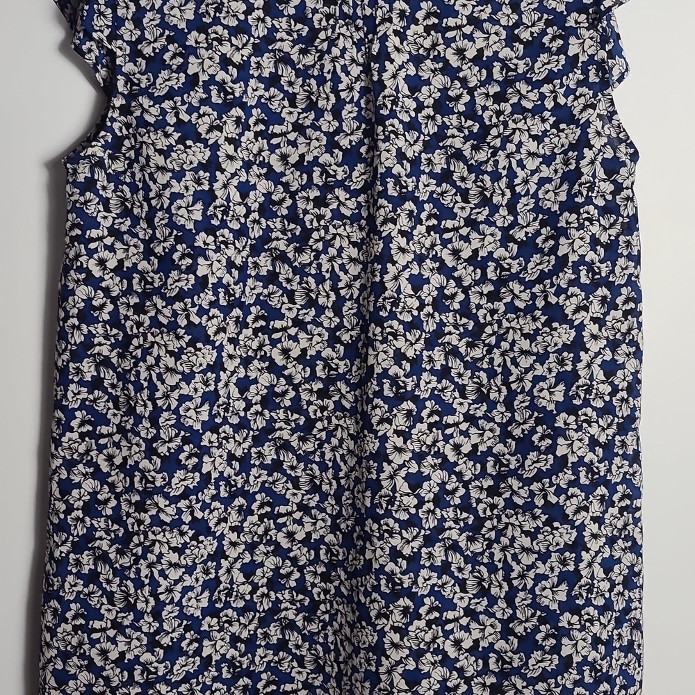 J. CREW Cascade Ruffle Navy and White Floral Blouse With Keyhole Size 0 - Picture 13 of 16